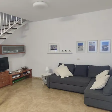 Acogedor Duplex Con Terraza Privada En Апартаменты Орсола